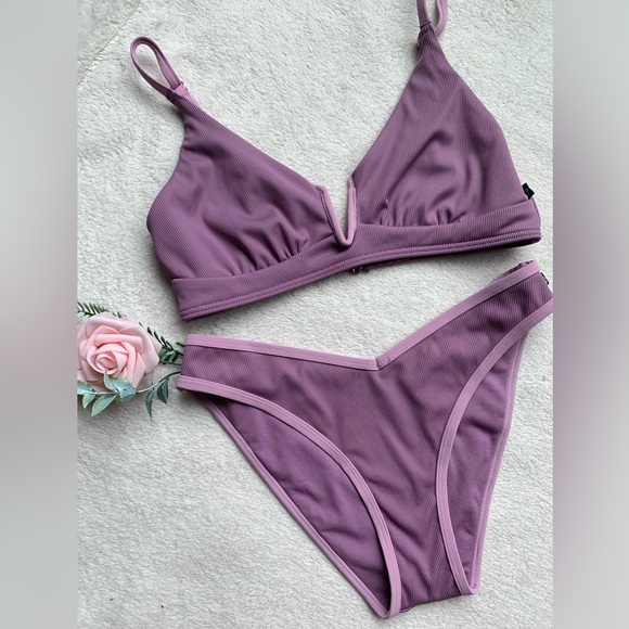 La Vie En Rose V-Neck Ribbed Bikini Set - Picture 2 of 15